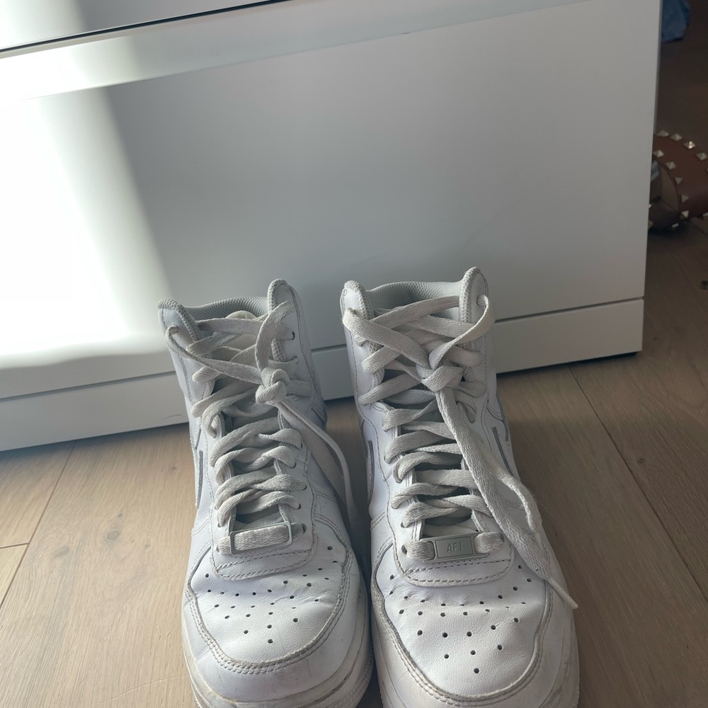 Nike White High Top Air Force’s